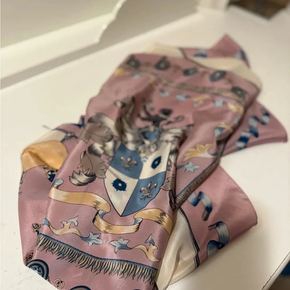 Echo scarf .Perfect colors chic and elegant . In great condition silk scarf